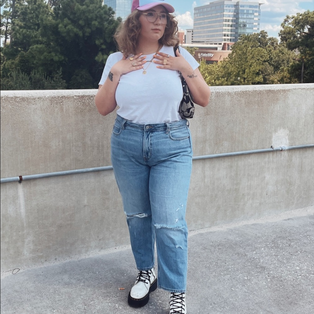 Meet your Posher, Carli